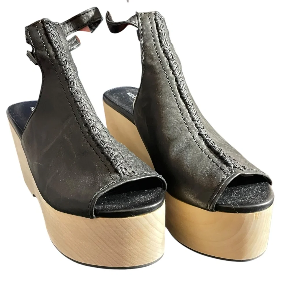 Kelsi Dagger Brooklyn Nova Platform Mules 5.5 black leather peep toe wooden Y2k